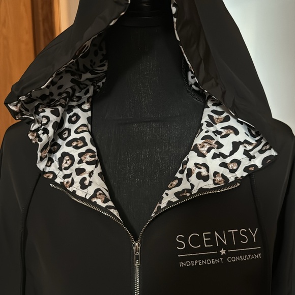 Cute Scentsy Pullover - Picture 2 of 5